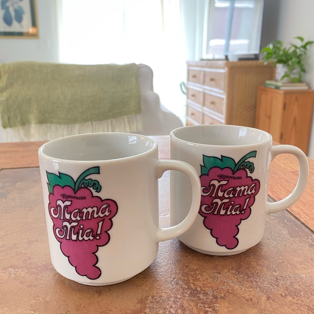 Ristorante Mama Mia! White and Purple Mug Set